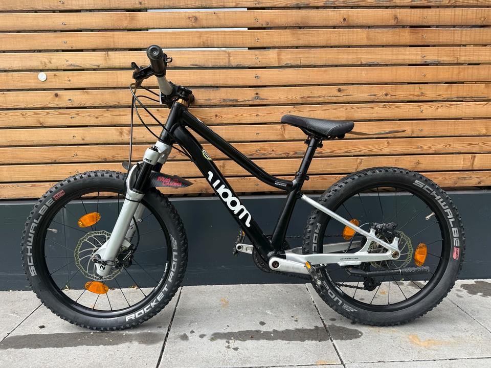 Woom 4 off air black 20“